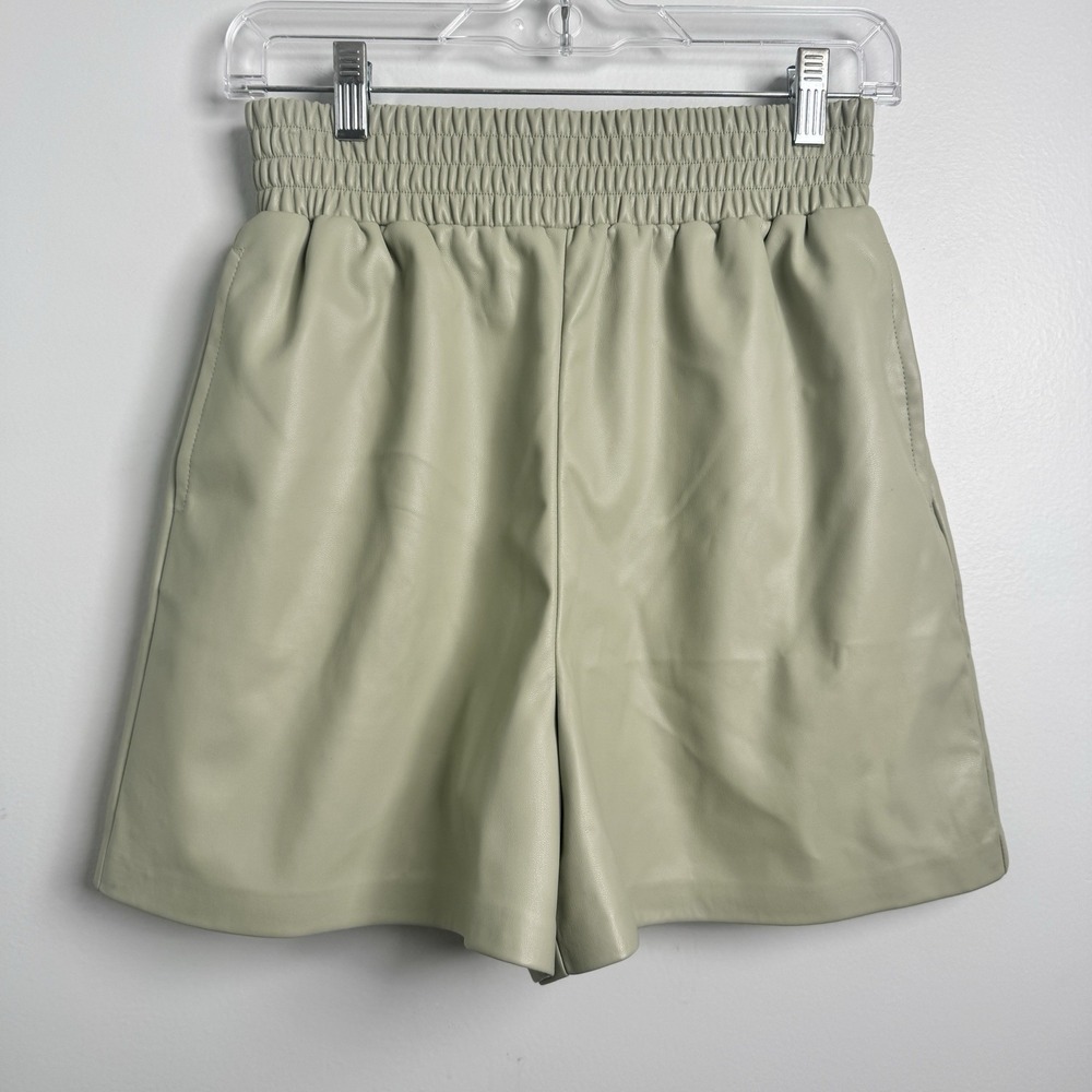 ASOS‎ TopShop Women's Size 2 Light Sage Green Faux Leather Pull On Shorts NEW